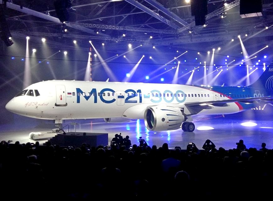 Россия презентовала новейший пассажирский самолет МС-21